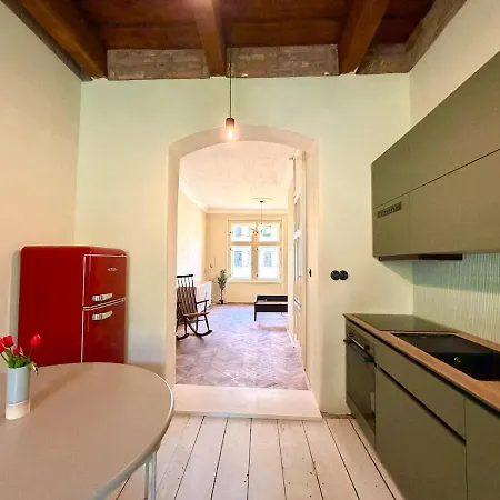 Designer Gem In Vinohrady - 1 Min To Metro - 4 Px Praha