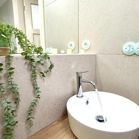 Designer Gem In Vinohrady - 1 Min To Metro - 4 Px דירה