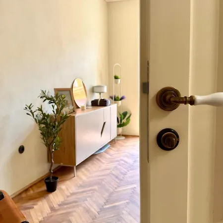 Designer Gem In Vinohrady - 1 Min To Metro - 4 Px דירה